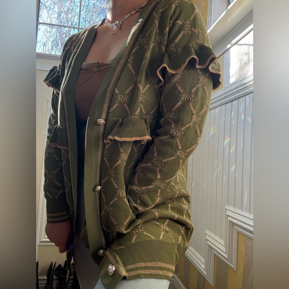 Stylish Olive Cardigan with Beige Ruffles - Picture 7 of 8